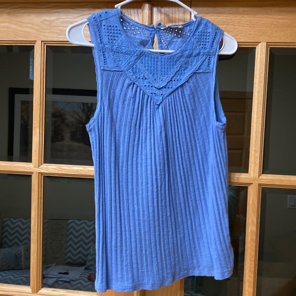 Lucky brand periwinkle tank with lace detail. Size small.